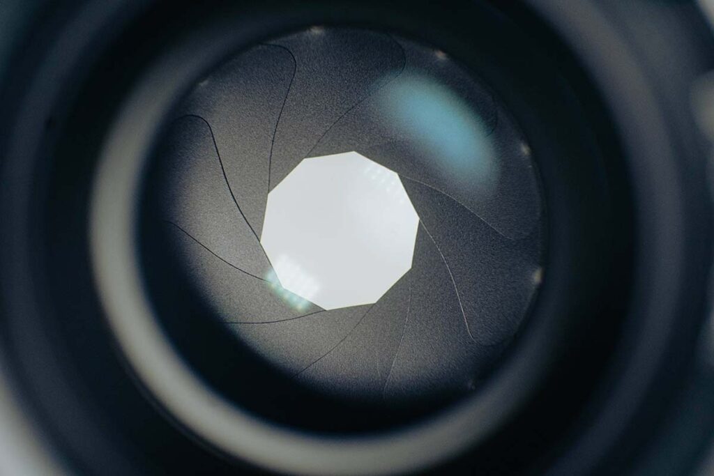 aperture of kit lens
