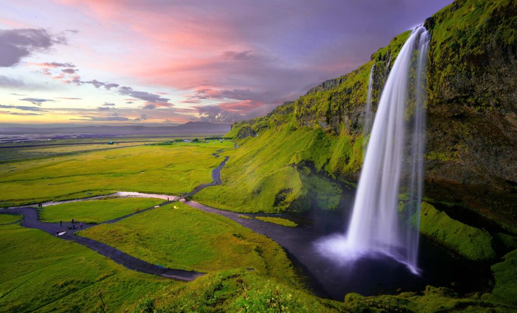 sharp landscape with 24mm lens